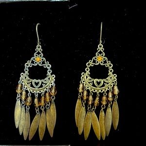 Beautiful charming earrings to go with any outfit you have and looks so elegant